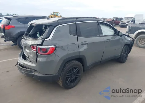 2019 Jeep Compass Limited 4X4 z USA, uszkodzony, nr VIN 3C4NJDCB9KT724380